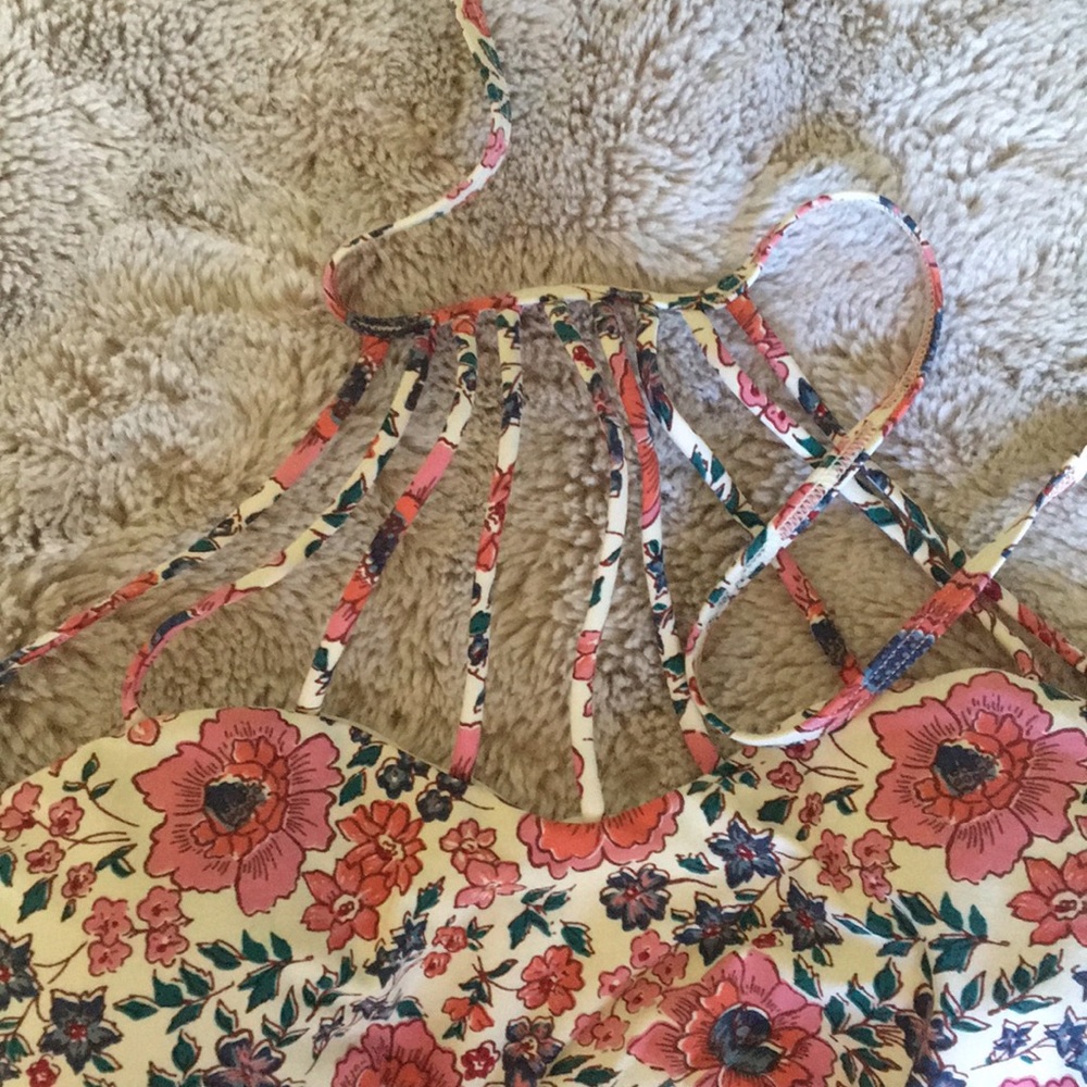 Patterned Bikini Top - Picture 2 of 3